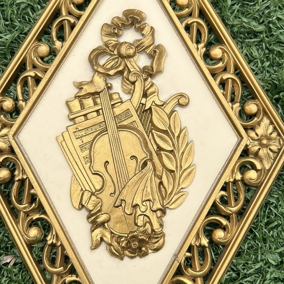 Vintage Dart Syroco Gold Diamond Floral & Violin Wall Plaques Set No. 4271 - Picture 6 of 11